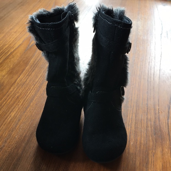 💕 4/$30 Black fall boots - Picture 2 of 5